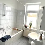 公寓 Spr-helle Mit Balkon, Ebk, Wlan, Netflix, 24 Stunden Self Checkin *