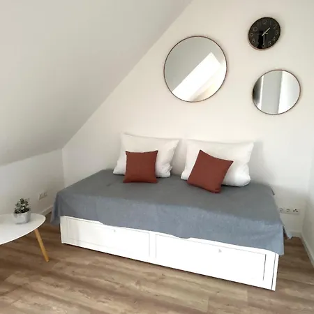 شقة Spr-helle Mit Balkon, Ebk, Wlan, Netflix, 24 Stunden Self Checkin شبرينغه