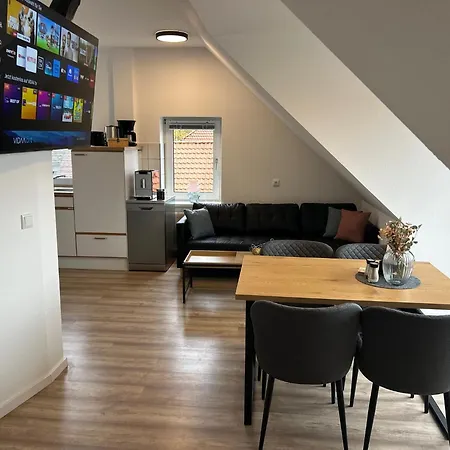 Spr-helle Mit Balkon, Ebk, Wlan, Netflix, 24 Stunden Self Checkin * Springe